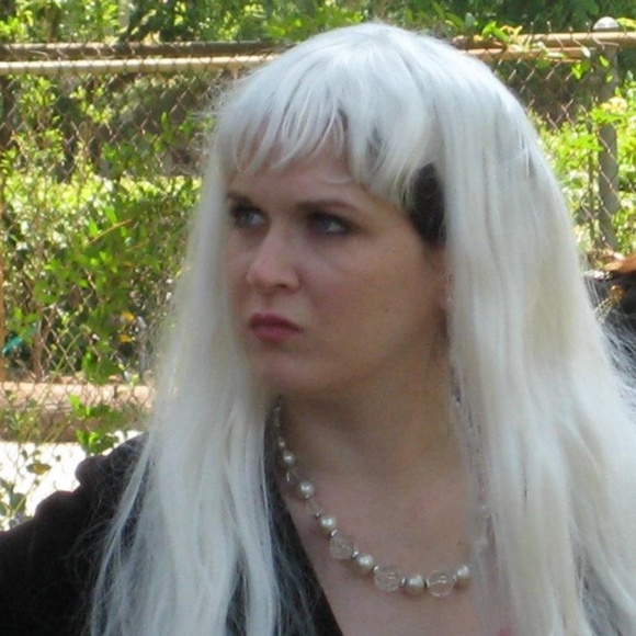 Meet your Posher, Maureen - Picture 2 of 3